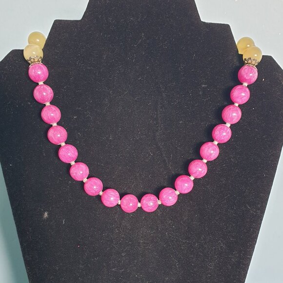 🌸 Elegant Natural Pale Nephrite Jade & Dyed Pink Agate Beaded Necklace 🌸 - Picture 9 of 13